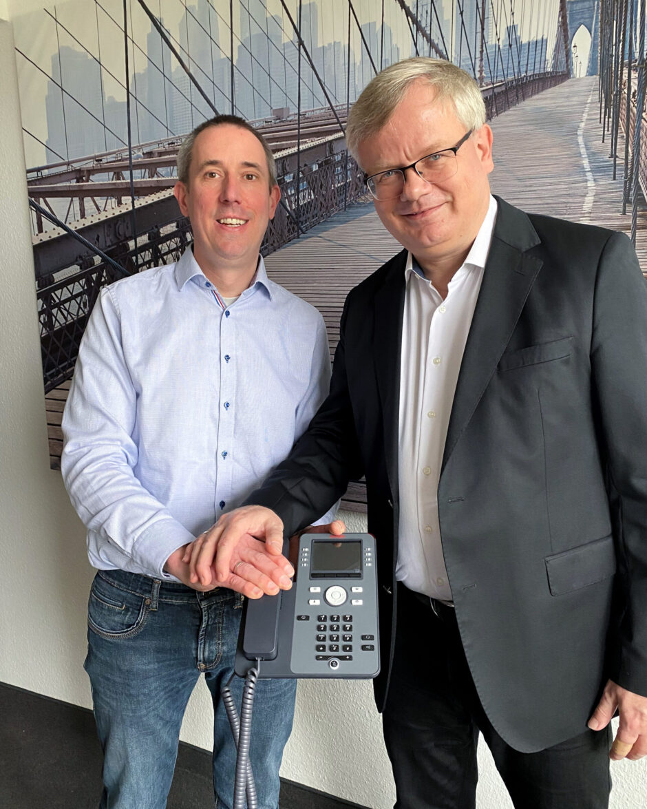 Eine gute Verbindung – Weser-Elbe Sparkasse unterstützt weiterhin TelefonSeelsorge Elbe-Weser