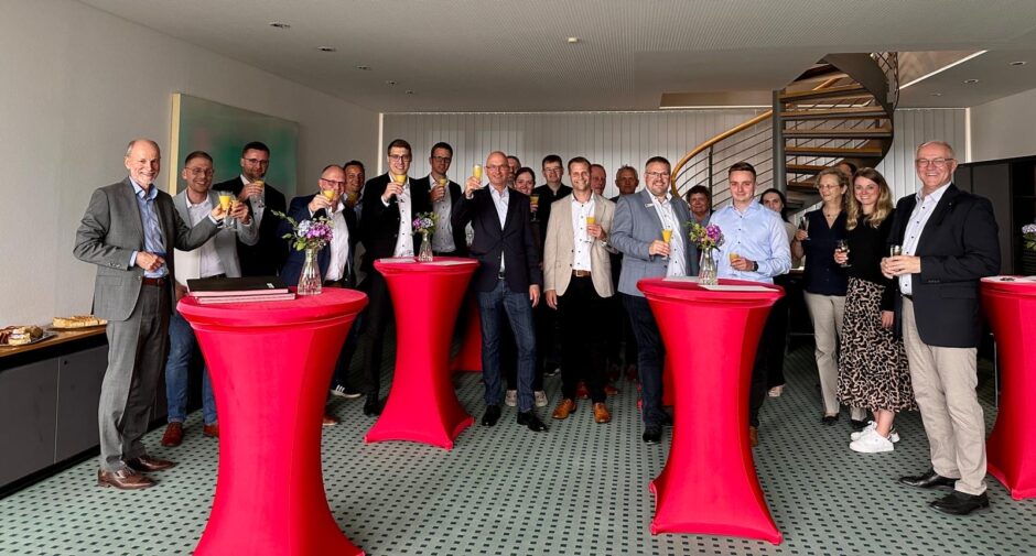 Weser-Elbe Sparkasse qualifiziert 23 Beraterinnen und Berater im Bereich Sustainable Finance – Pionierarbeit für die Region
